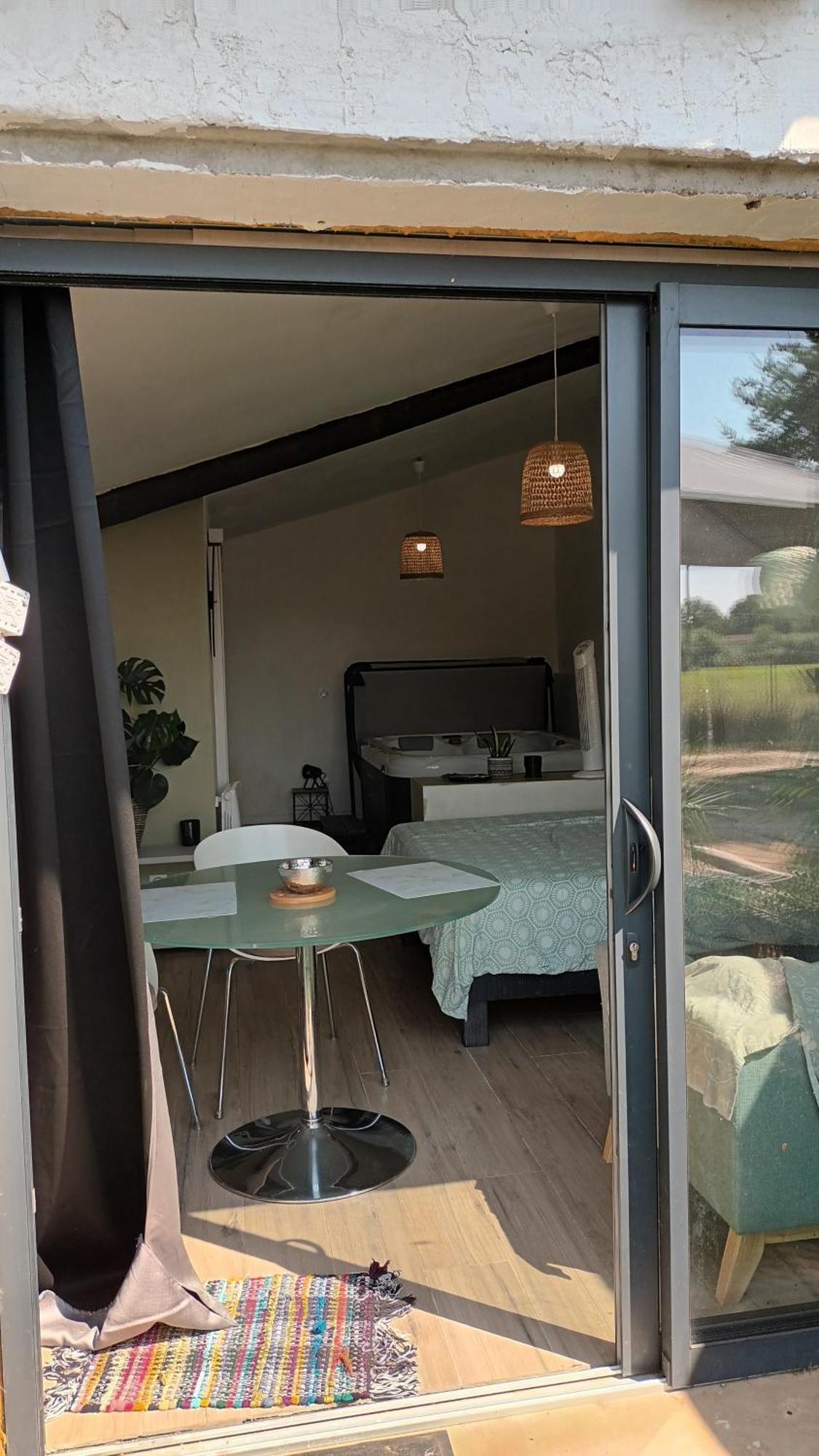 Les Prairies Mas Roux Guest House Raphele Room photo