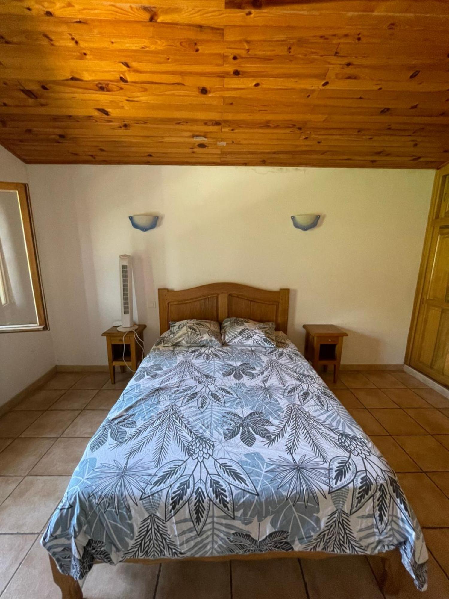 Les Prairies Mas Roux Guest House Raphele Room photo