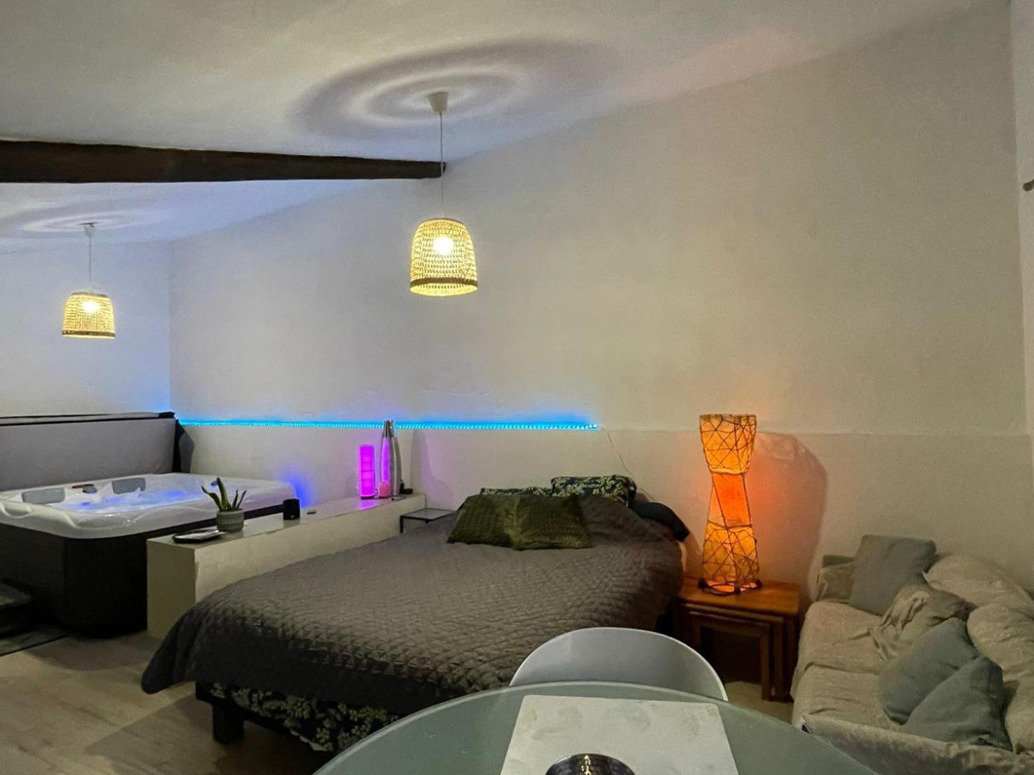 Les Prairies Mas Roux Guest House Raphele Room photo